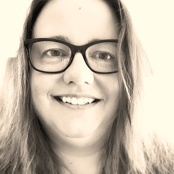 Meet your Posher, Mindy - Picture 1 of 1